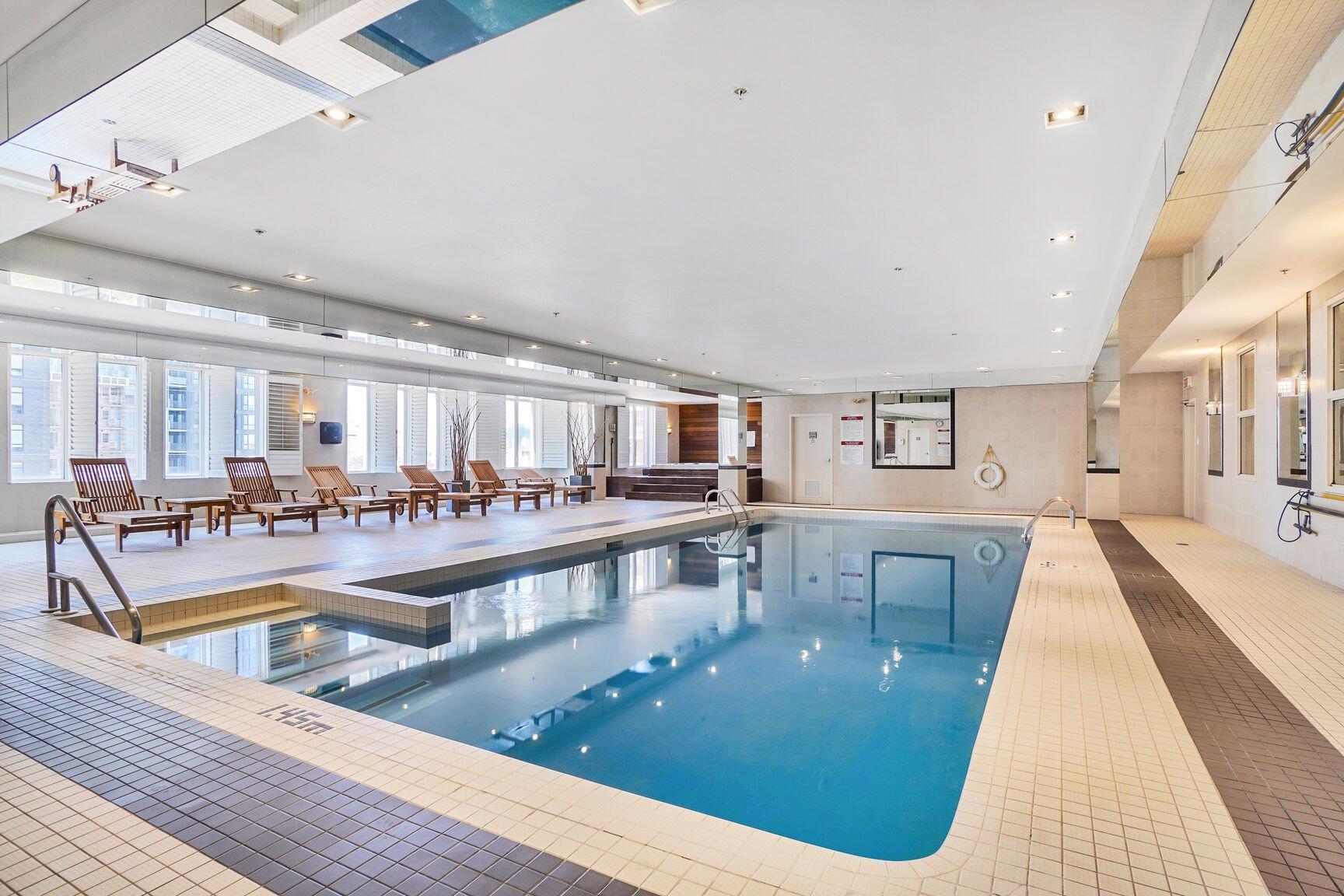 









2160


Av. Terry-Fox

, 216,
Laval (Chomedey),




QC
H7T3B7

