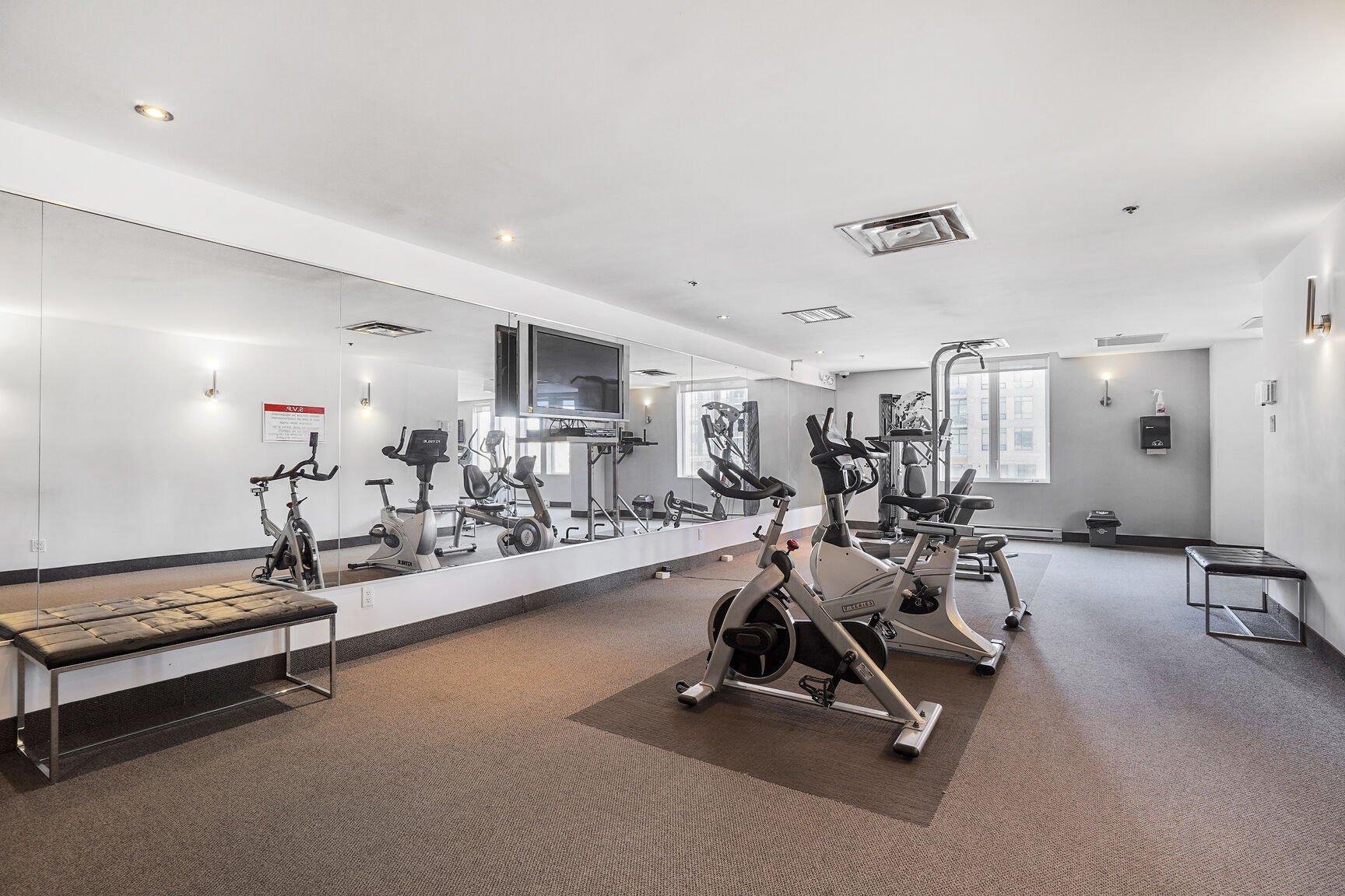 









2160


Av. Terry-Fox

, 216,
Laval (Chomedey),




QC
H7T3B7

