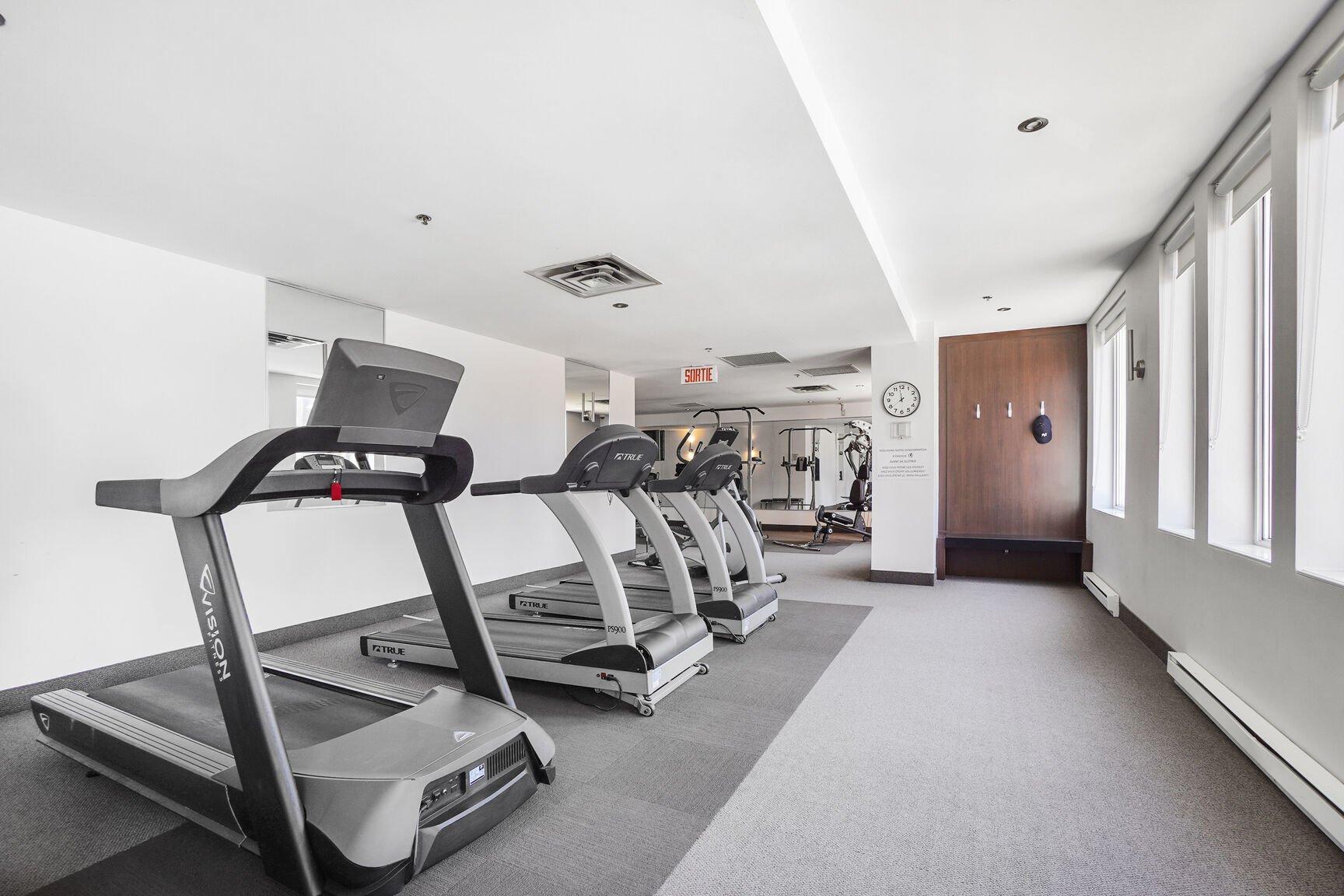 









2160


Av. Terry-Fox

, 216,
Laval (Chomedey),




QC
H7T3B7


