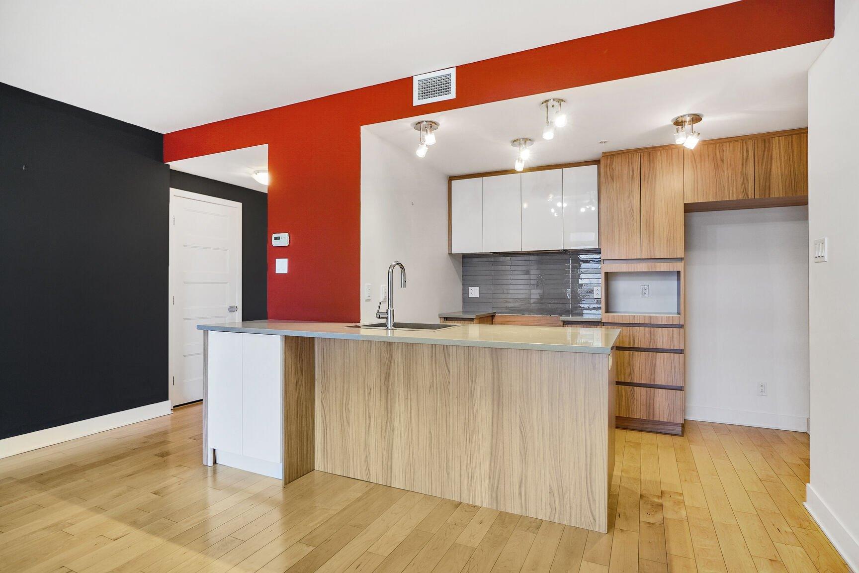 









2160


Av. Terry-Fox

, 216,
Laval (Chomedey),




QC
H7T3B7

