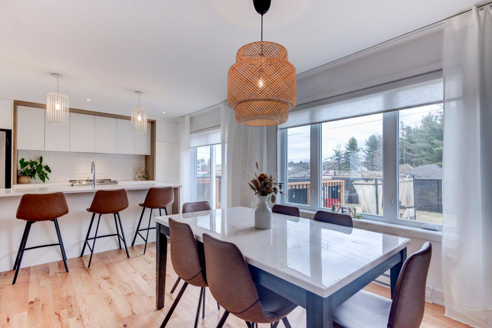 









911


Rue du Ruisseau

,
Farnham,




QC
J2N0T2


