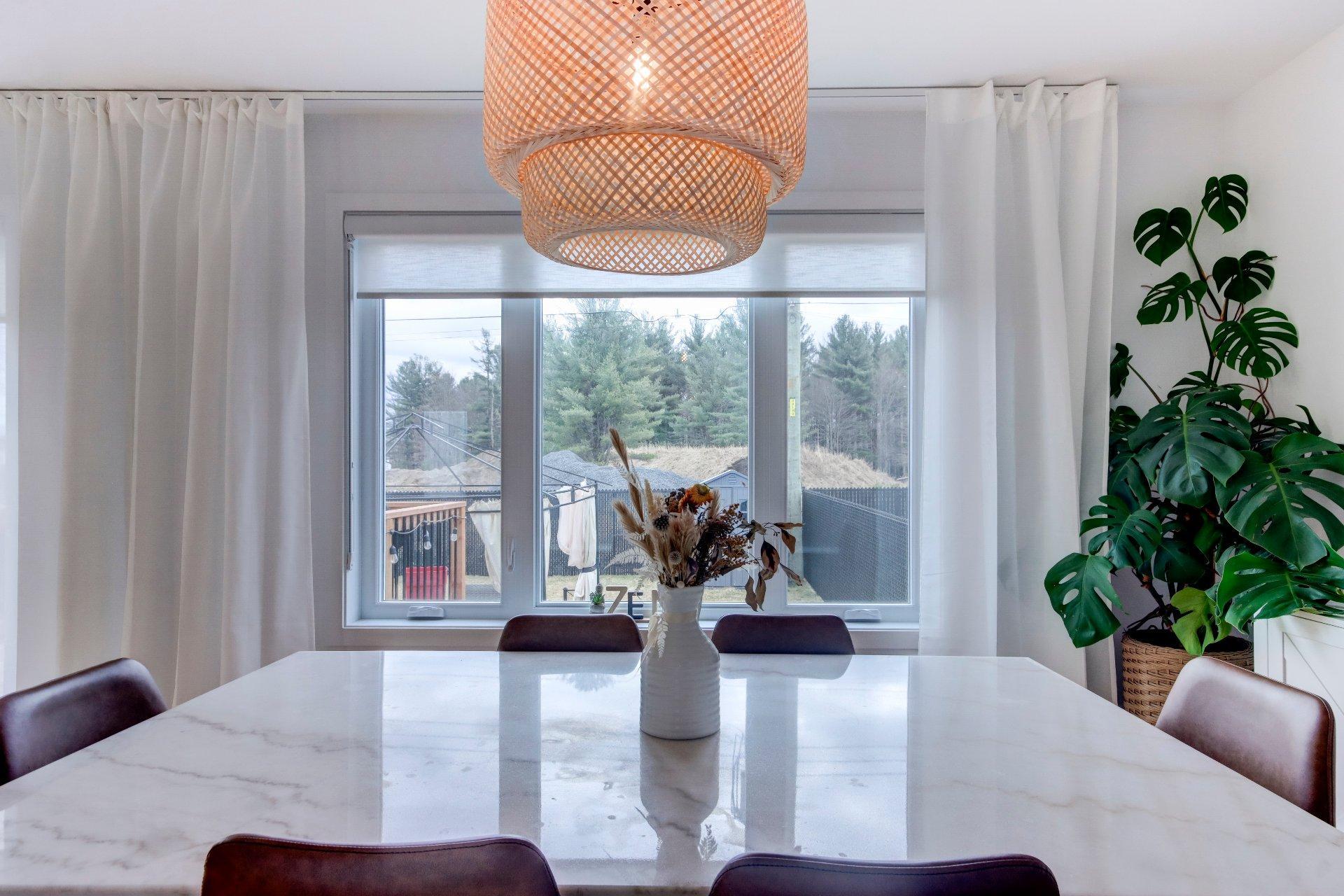 









911


Rue du Ruisseau

,
Farnham,




QC
J2N0T2


