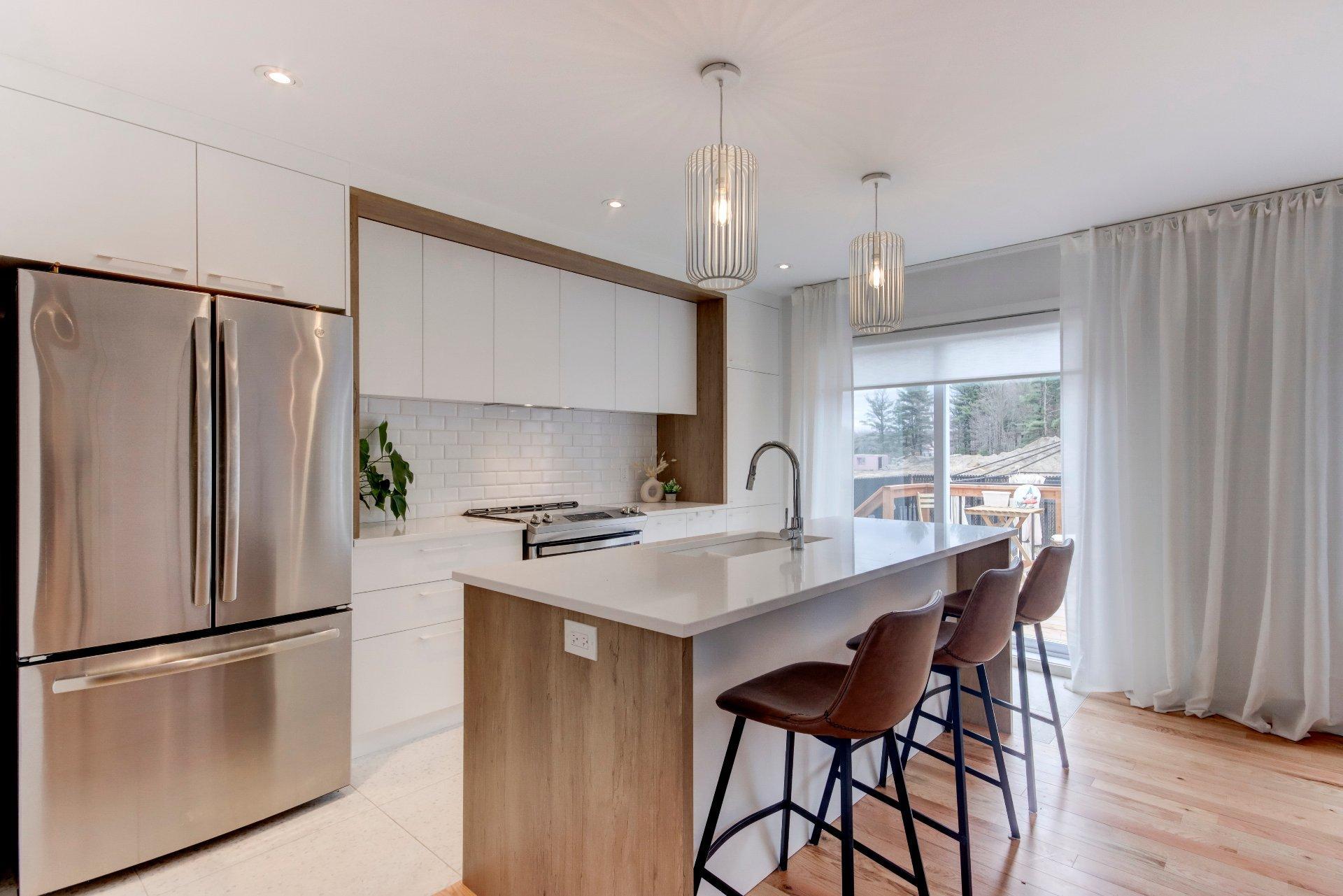 









911


Rue du Ruisseau

,
Farnham,




QC
J2N0T2

