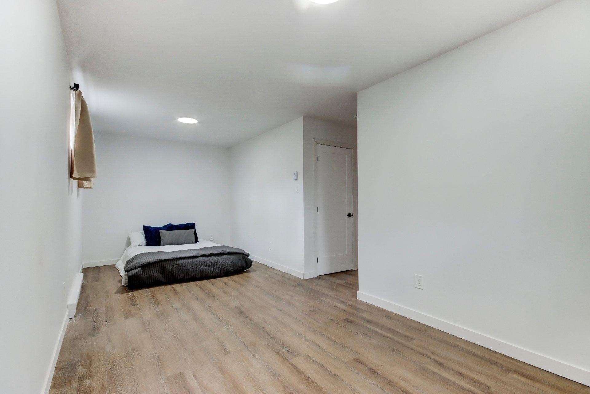 









911


Rue du Ruisseau

,
Farnham,




QC
J2N0T2

