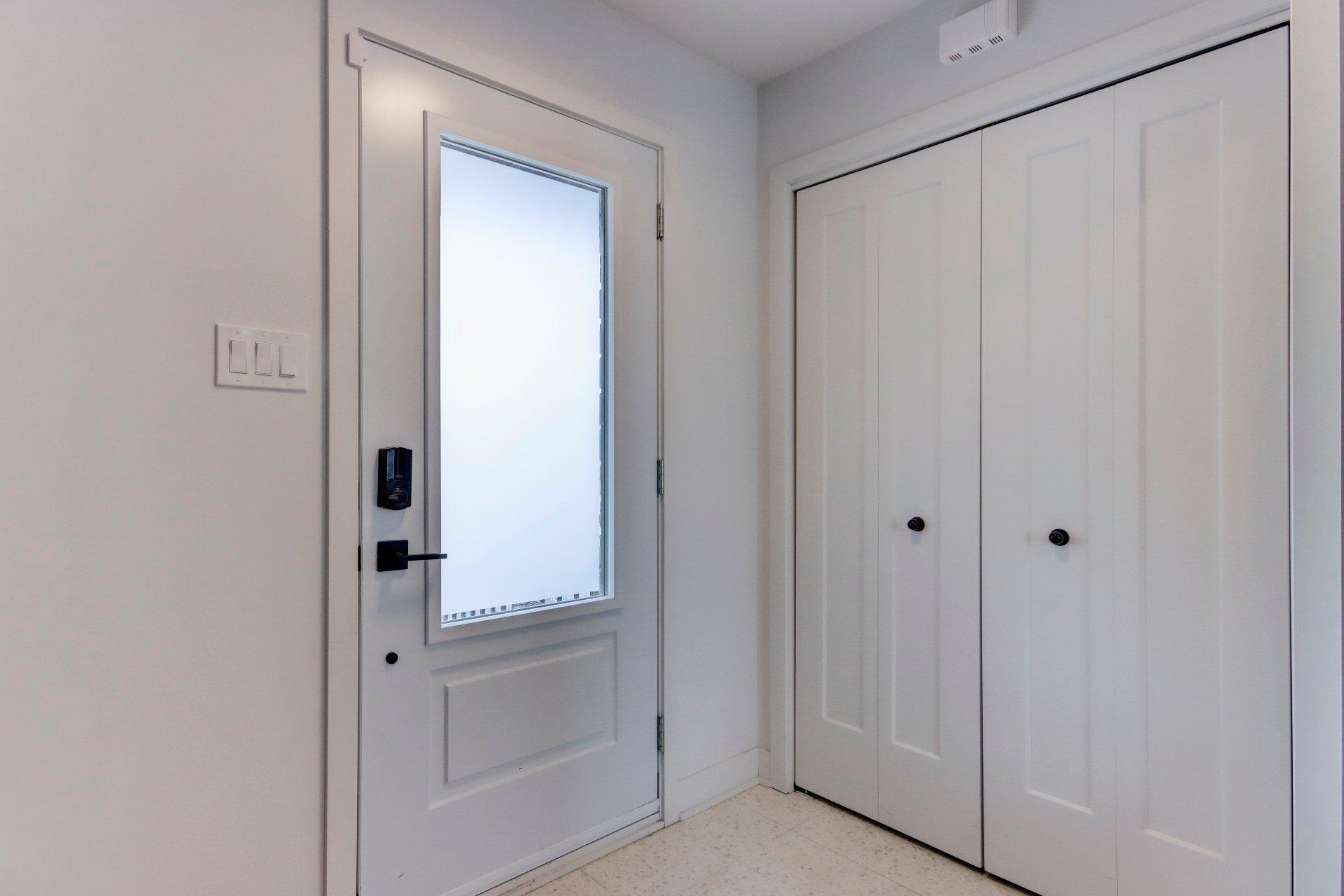









911


Rue du Ruisseau

,
Farnham,




QC
J2N0T2

