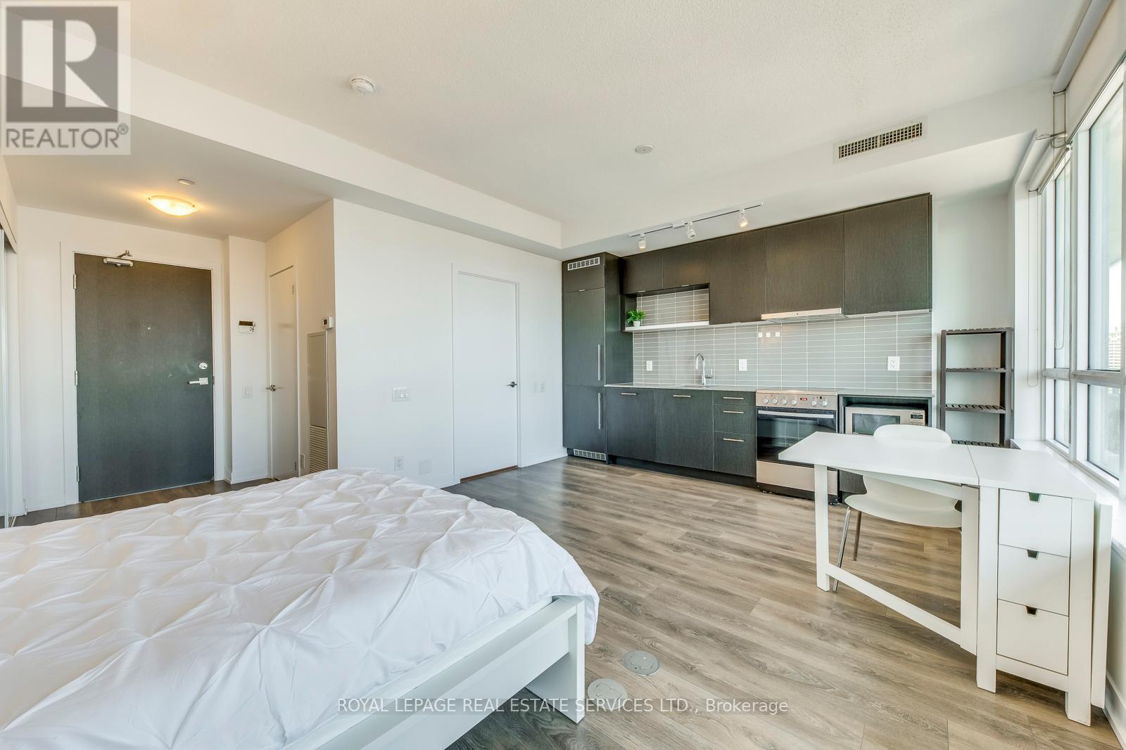 












2408 - 365 CHURCH STREET

,
Toronto,




Ontario
M5B1H6

