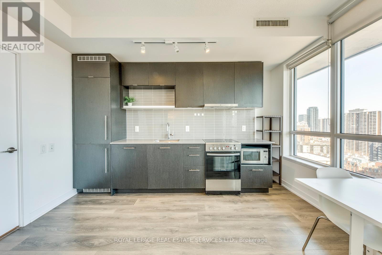 












2408 - 365 CHURCH STREET

,
Toronto,




Ontario
M5B1H6

