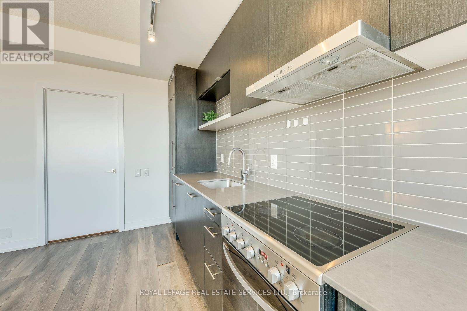 












2408 - 365 CHURCH STREET

,
Toronto,




Ontario
M5B1H6

