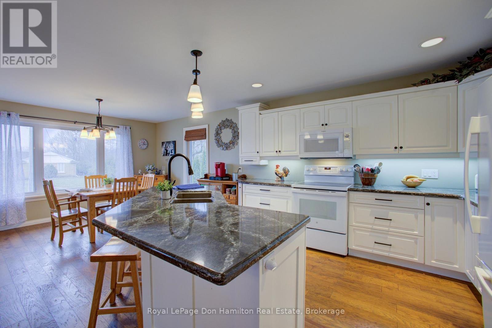 












4 LOUIS STREET

,
South Bruce,




Ontario
N0G2J0

