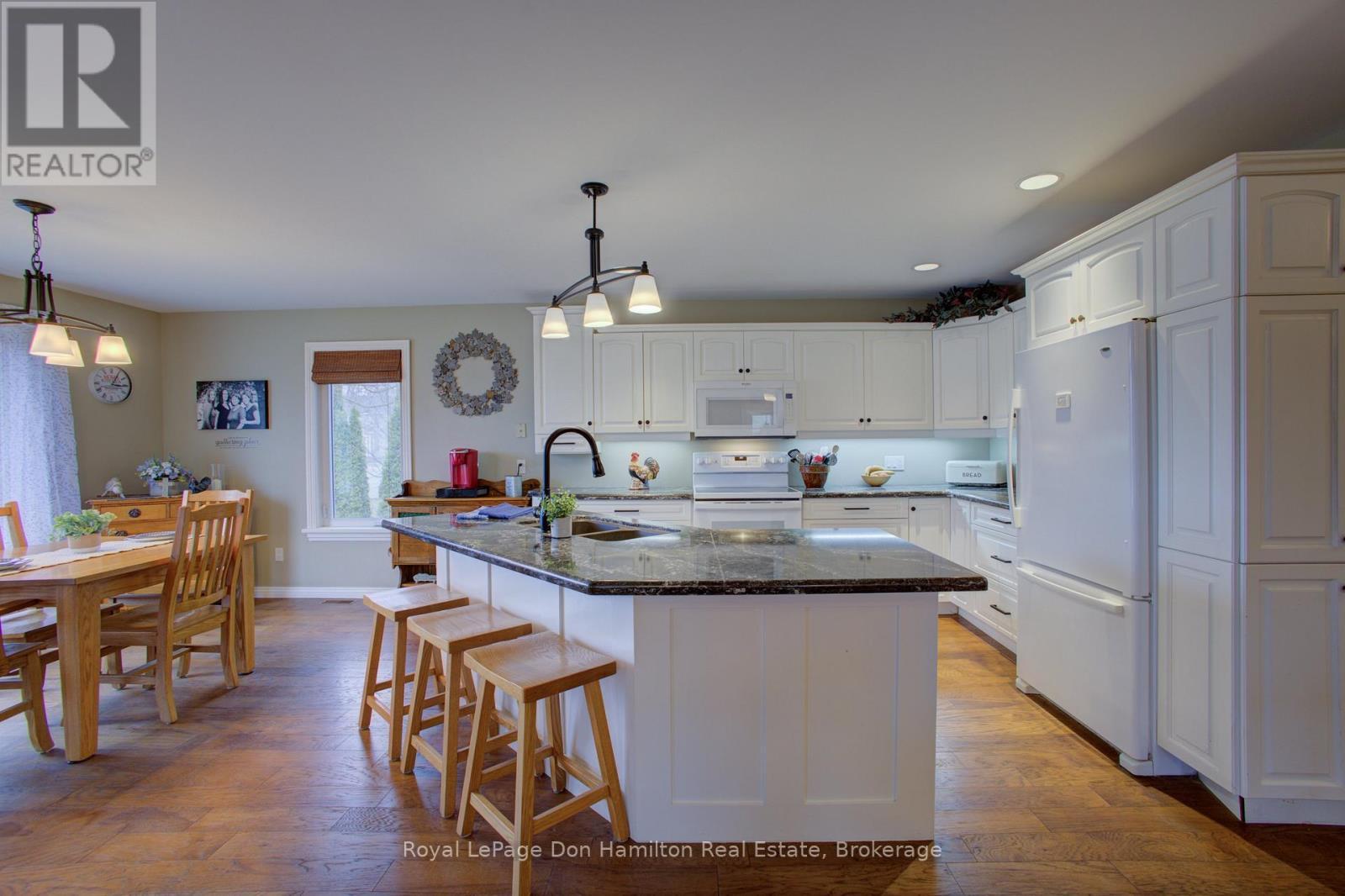 












4 LOUIS STREET

,
South Bruce,




Ontario
N0G2J0

