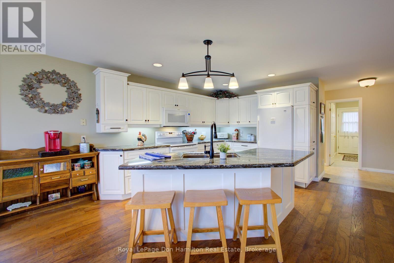 












4 LOUIS STREET

,
South Bruce,




Ontario
N0G2J0

