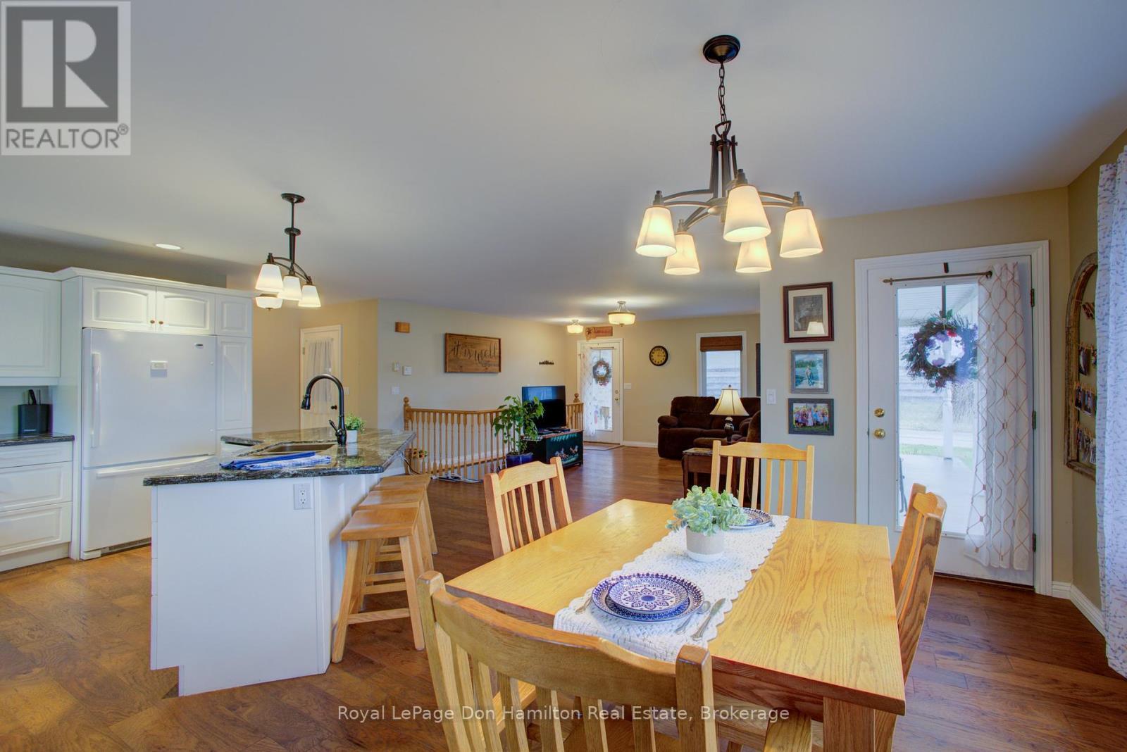 












4 LOUIS STREET

,
South Bruce,




Ontario
N0G2J0

