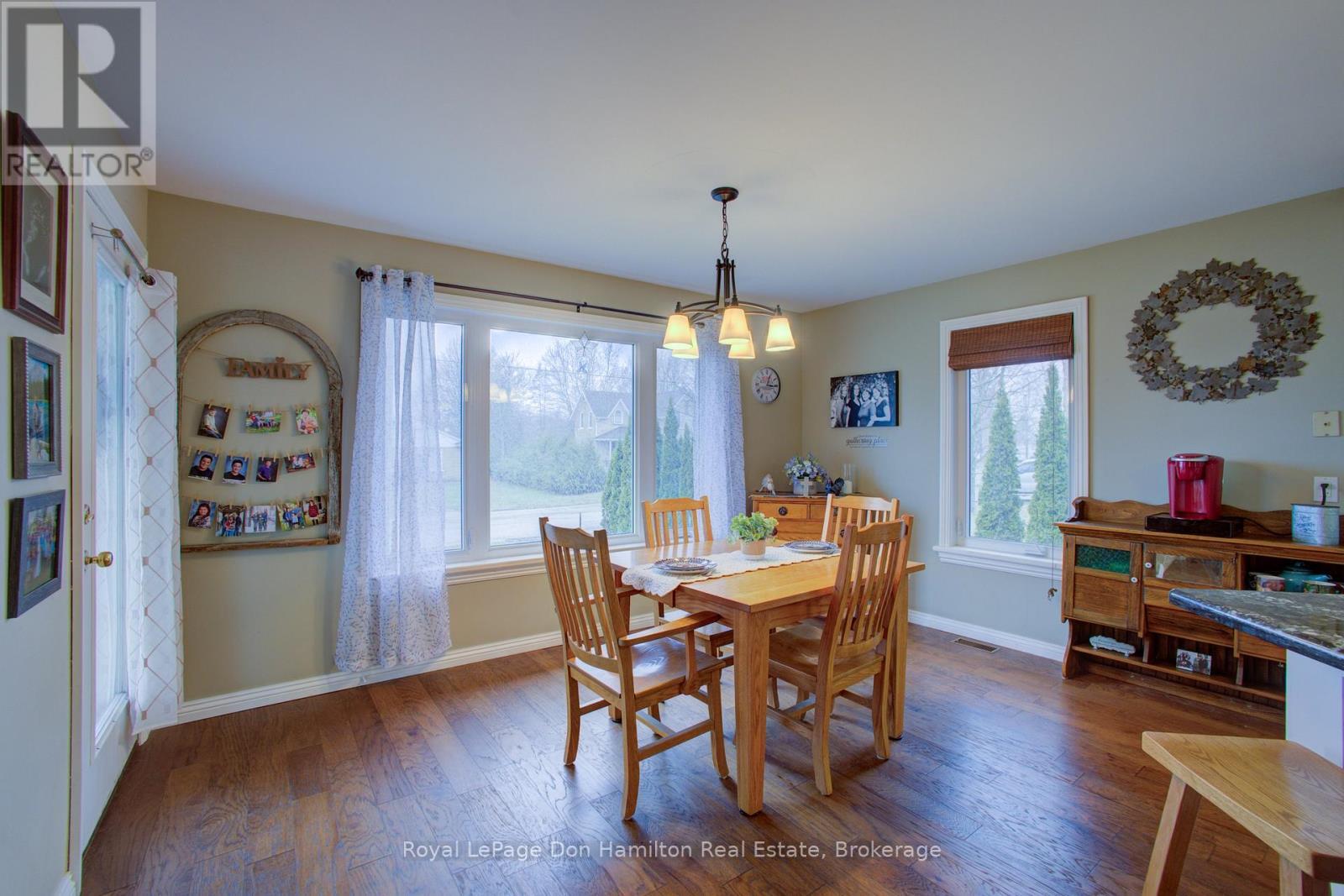 












4 LOUIS STREET

,
South Bruce,




Ontario
N0G2J0


