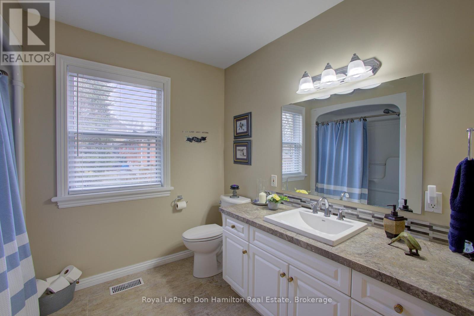 












4 LOUIS STREET

,
South Bruce,




Ontario
N0G2J0

