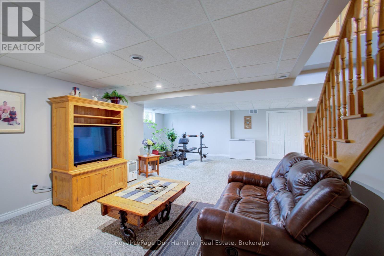 












4 LOUIS STREET

,
South Bruce,




Ontario
N0G2J0

