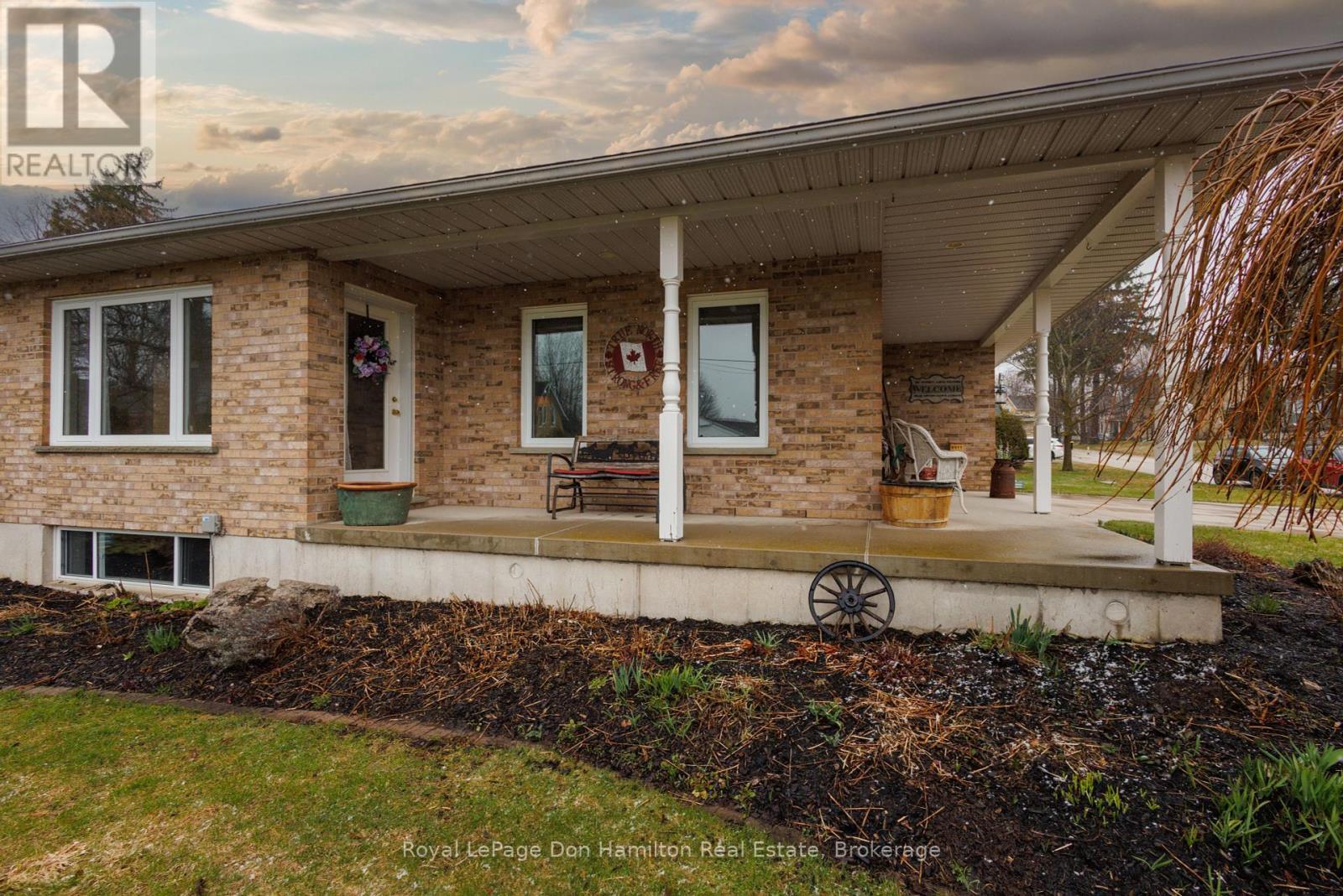 












4 LOUIS STREET

,
South Bruce,




Ontario
N0G2J0

