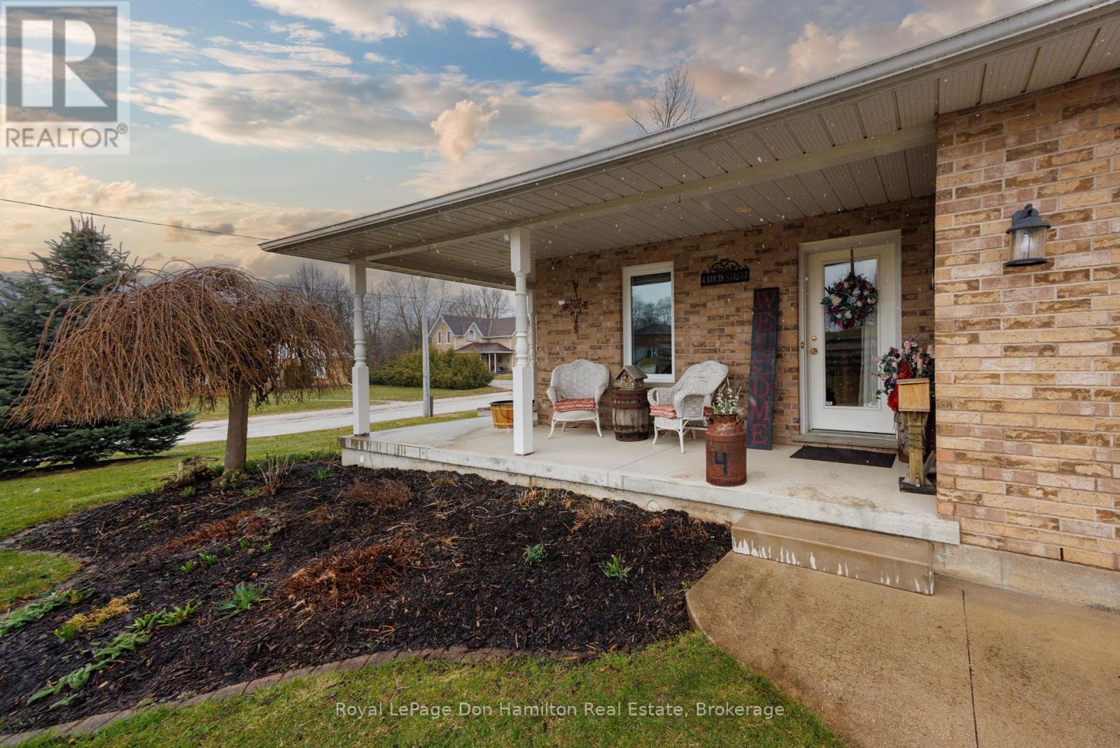 












4 LOUIS STREET

,
South Bruce,




Ontario
N0G2J0

