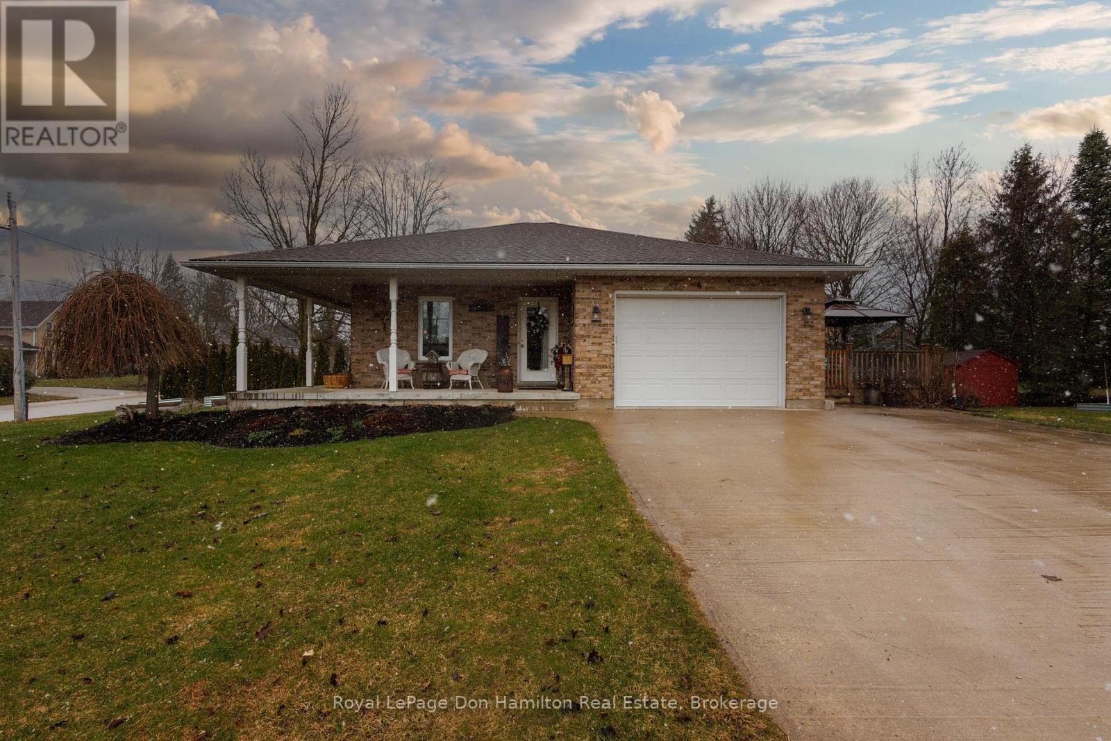 












4 LOUIS STREET

,
South Bruce,




Ontario
N0G2J0

