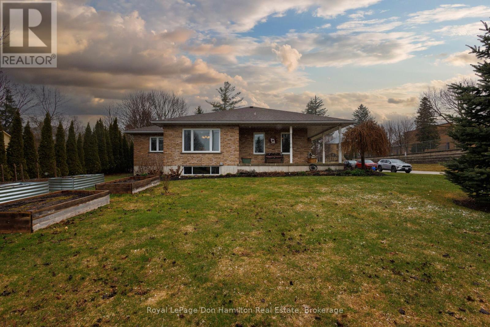












4 LOUIS STREET

,
South Bruce,




Ontario
N0G2J0

