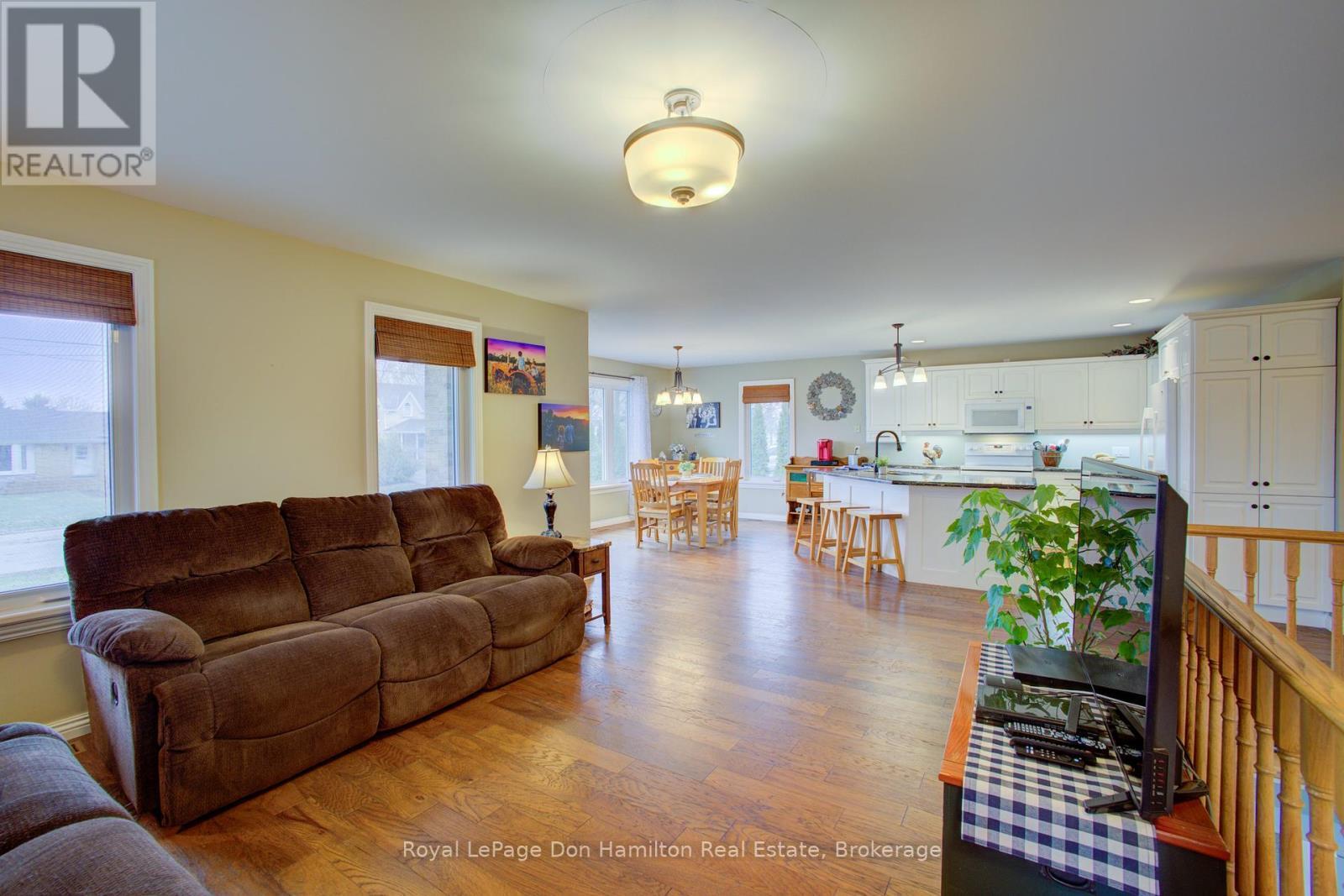 












4 LOUIS STREET

,
South Bruce,




Ontario
N0G2J0

