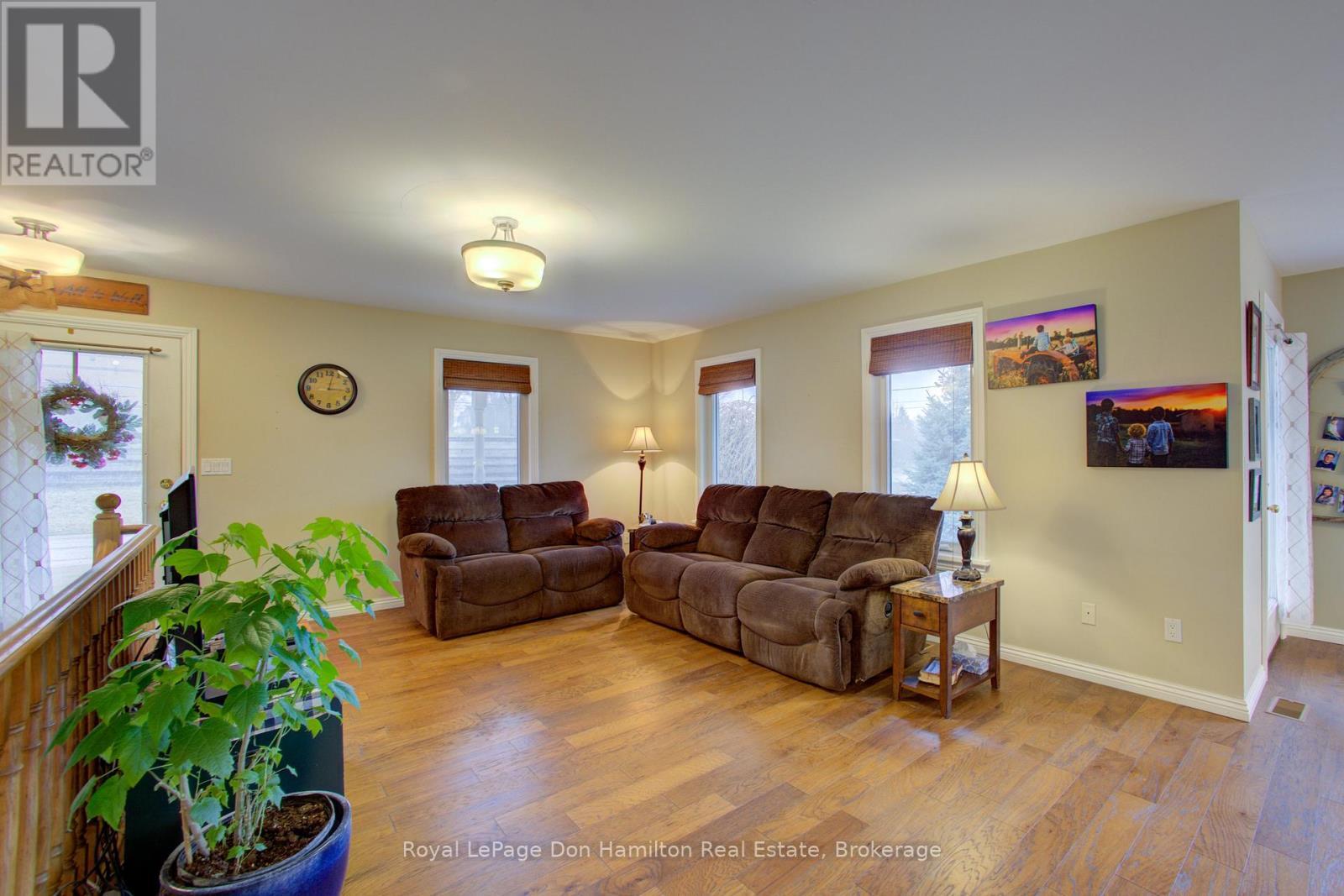 












4 LOUIS STREET

,
South Bruce,




Ontario
N0G2J0

