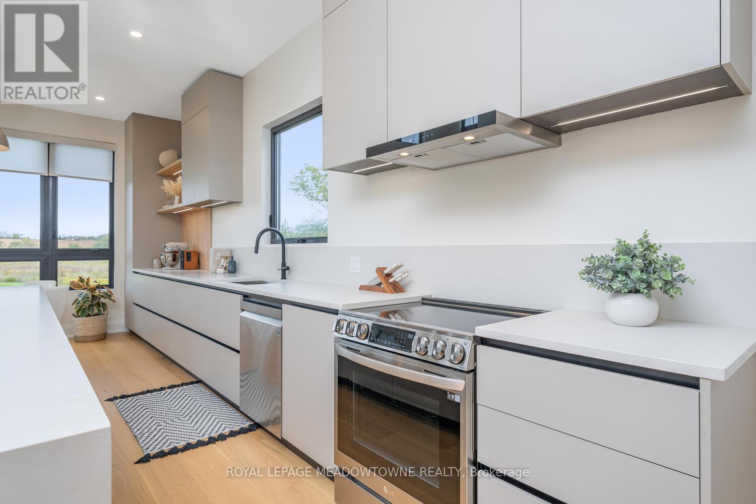 












363 ALBERT STREET

,
Guelph/Eramosa,




Ontario
N0B2K0

