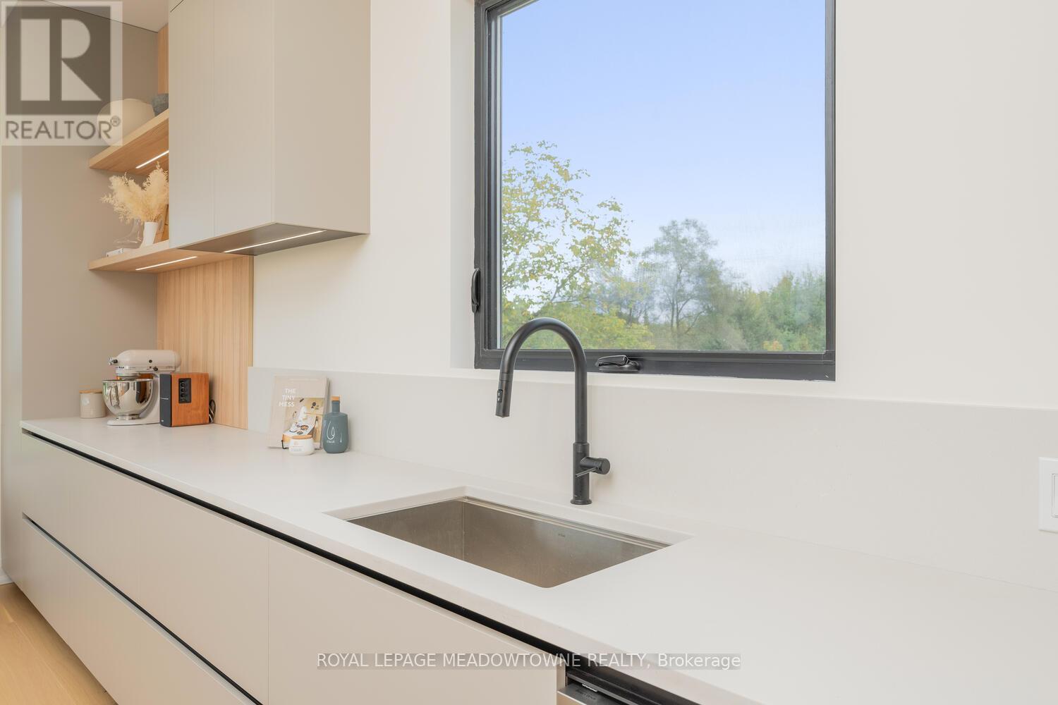 












363 ALBERT STREET

,
Guelph/Eramosa,




Ontario
N0B2K0


