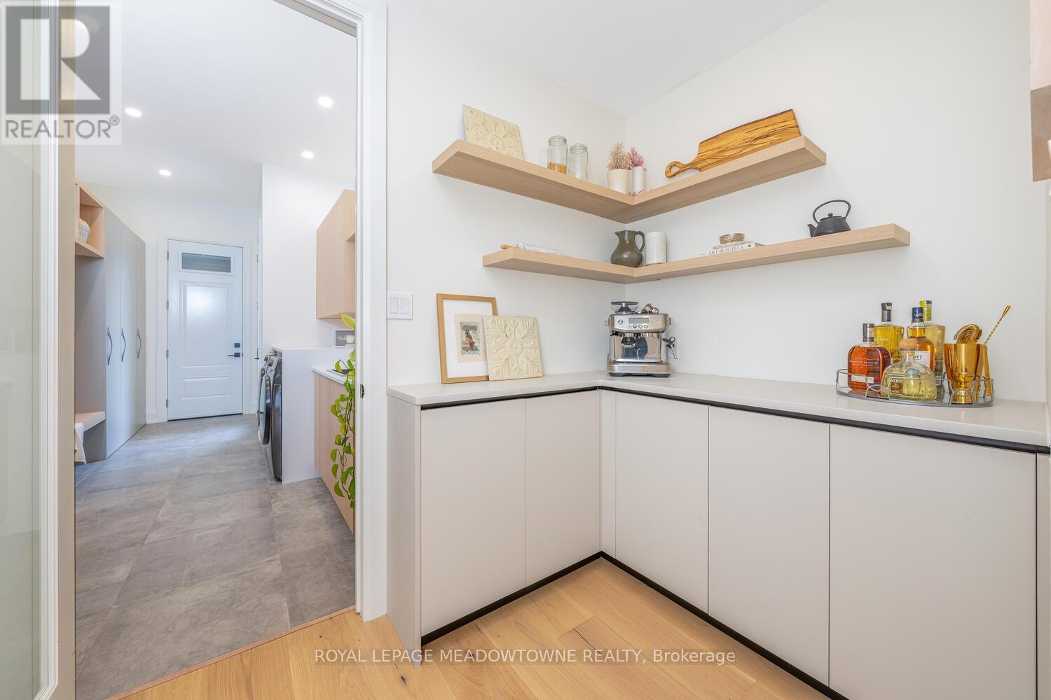 












363 ALBERT STREET

,
Guelph/Eramosa,




Ontario
N0B2K0

