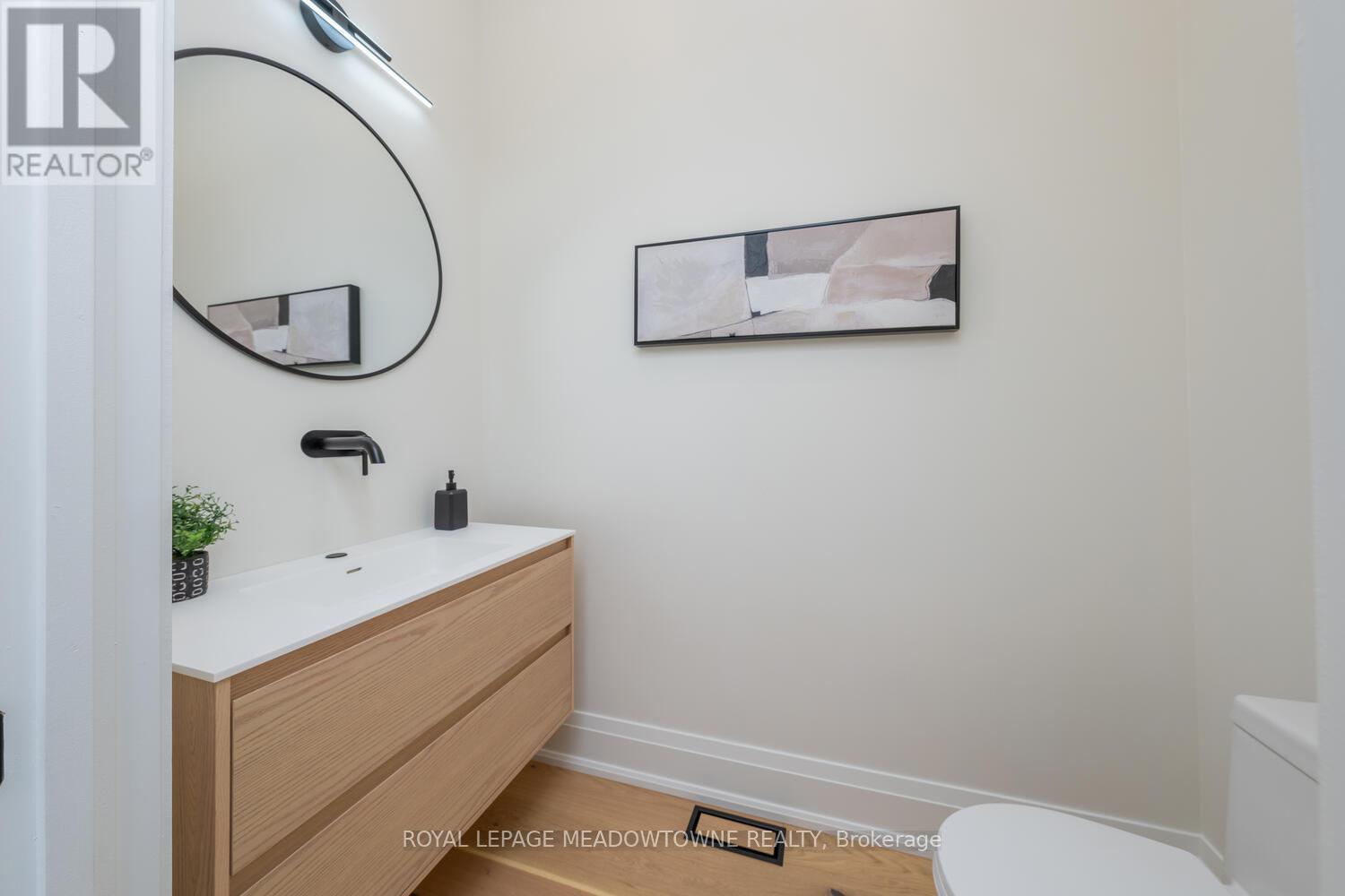 












363 ALBERT STREET

,
Guelph/Eramosa,




Ontario
N0B2K0

