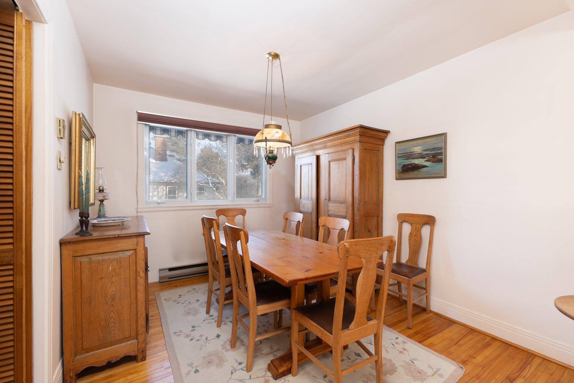









55


Av. Hillside

,
Pointe-Claire,




QC
H9S5E4

