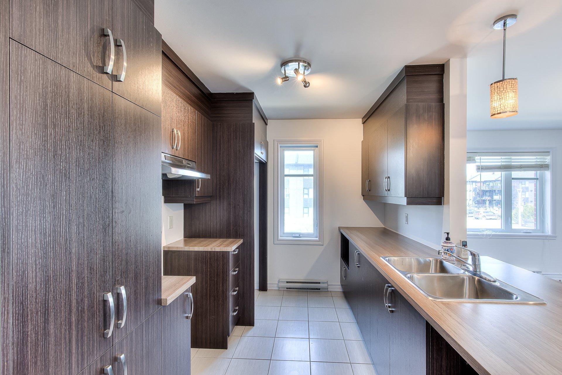 









2993


Rue Anna-De Noailles

,
Laval (Chomedey),




QC
H7P0G3

