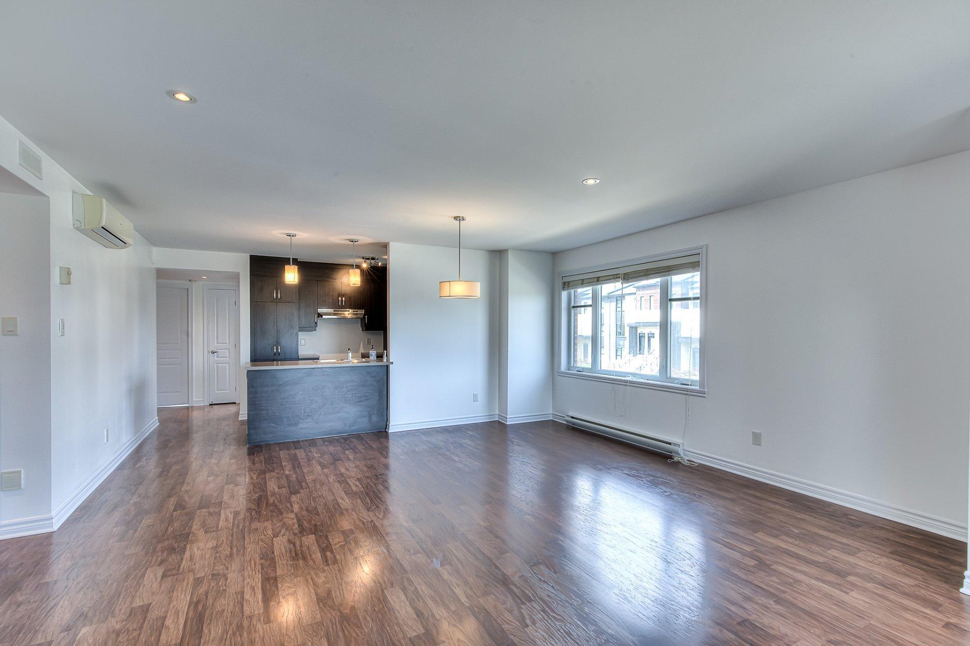 









2993


Rue Anna-De Noailles

,
Laval (Chomedey),




QC
H7P0G3

