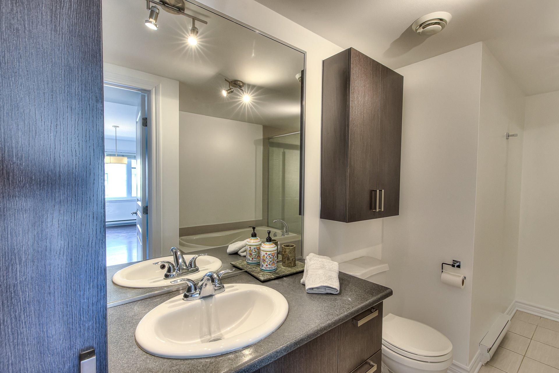 









2993


Rue Anna-De Noailles

,
Laval (Chomedey),




QC
H7P0G3

