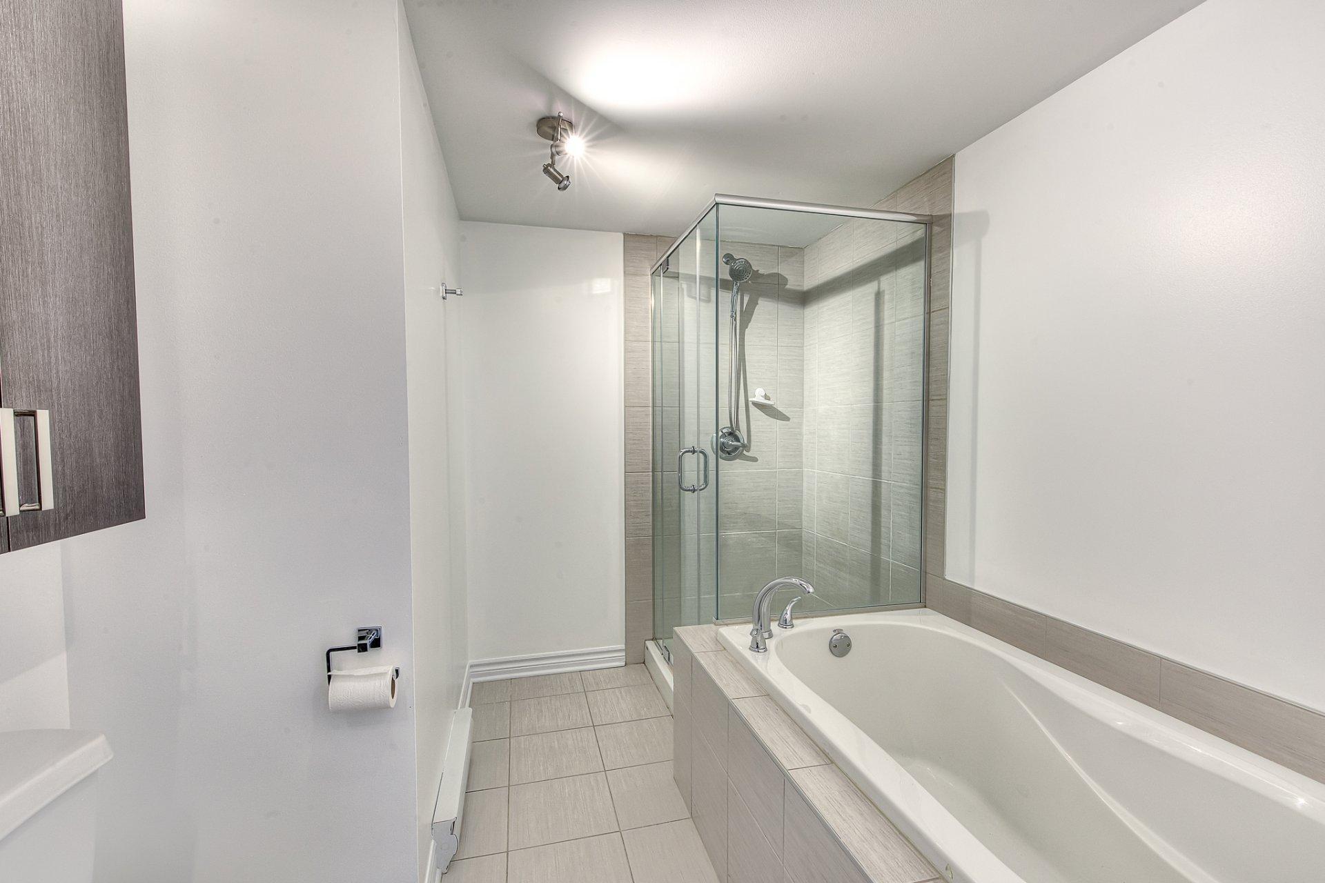 









2993


Rue Anna-De Noailles

,
Laval (Chomedey),




QC
H7P0G3

