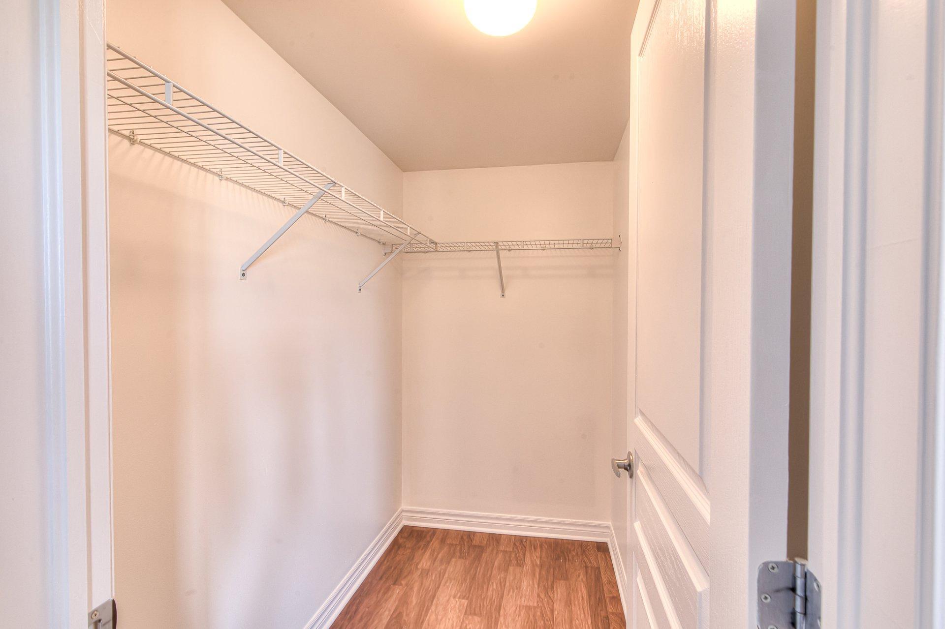 









2993


Rue Anna-De Noailles

,
Laval (Chomedey),




QC
H7P0G3

