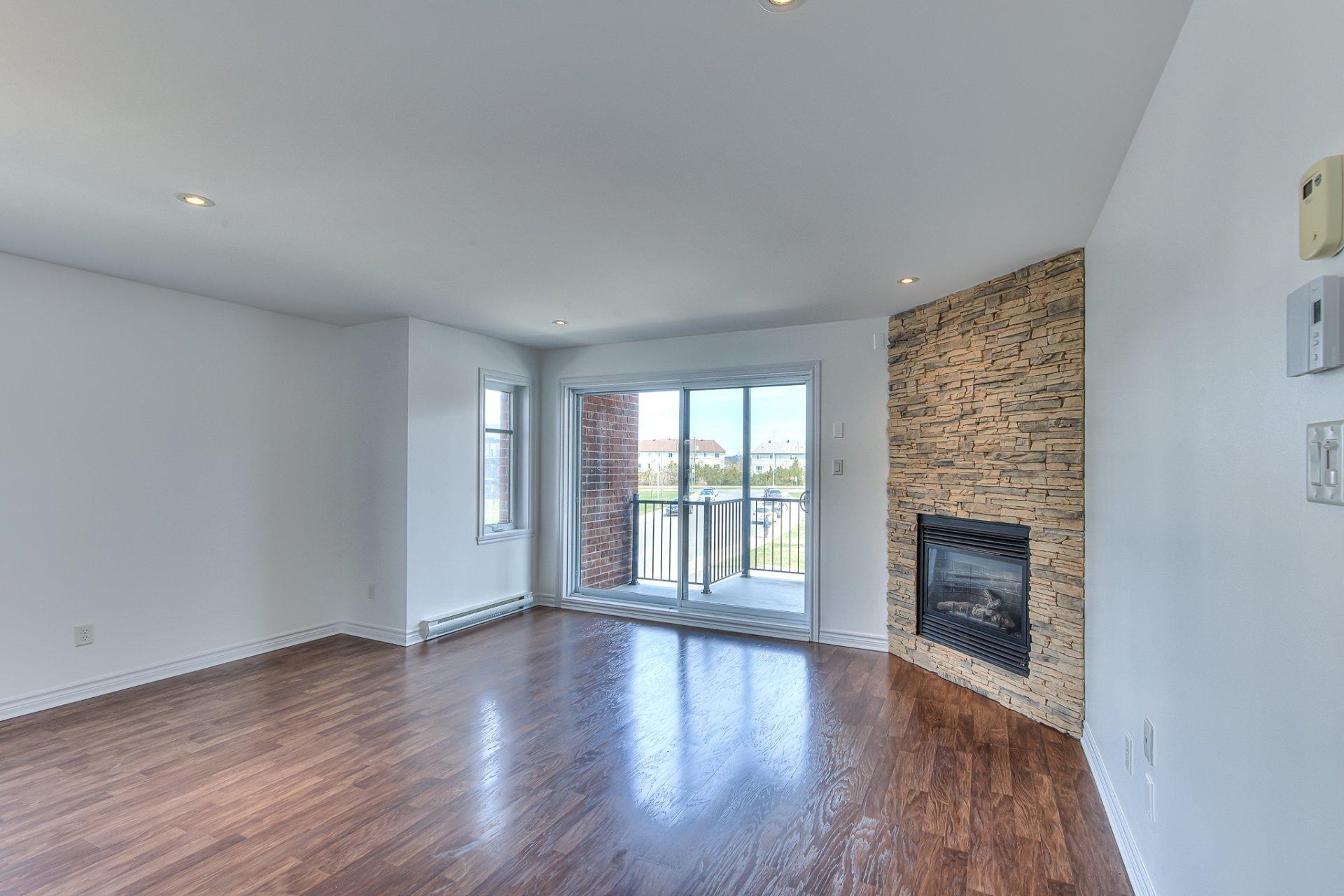 









2993


Rue Anna-De Noailles

,
Laval (Chomedey),




QC
H7P0G3


