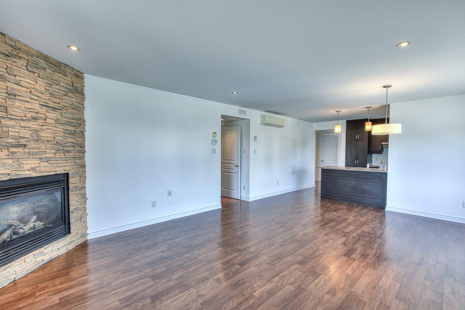 









2993


Rue Anna-De Noailles

,
Laval (Chomedey),




QC
H7P0G3

