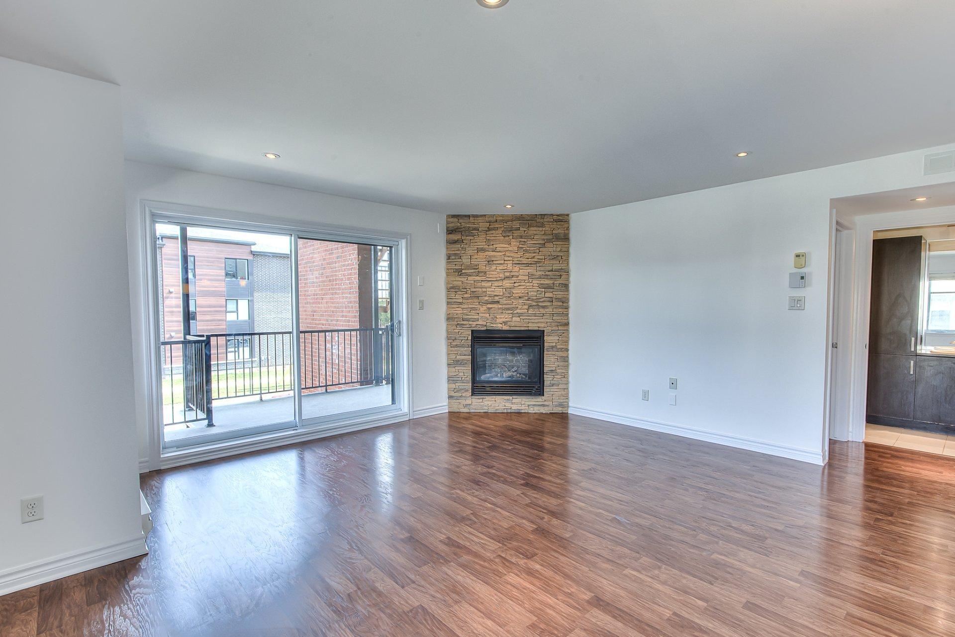 









2993


Rue Anna-De Noailles

,
Laval (Chomedey),




QC
H7P0G3

