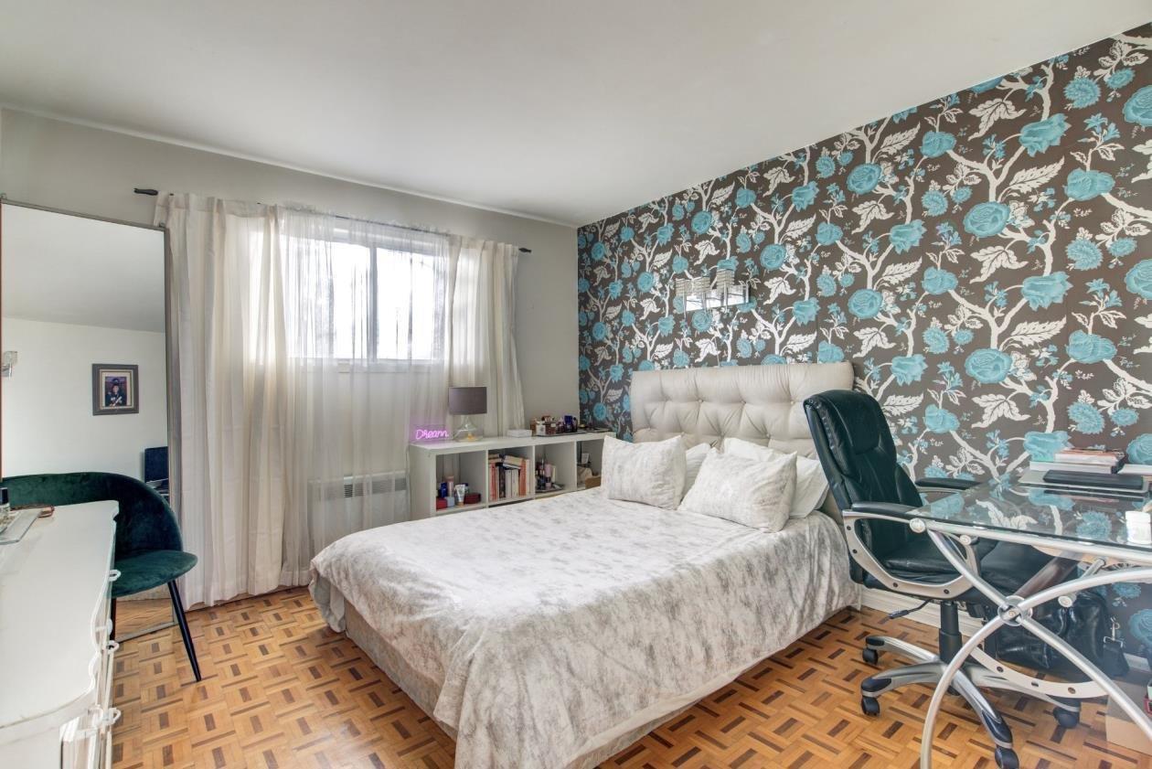 









3925


Rue Duvernay

,
Longueuil (Saint-Hubert),




QC
J3Y4H5

