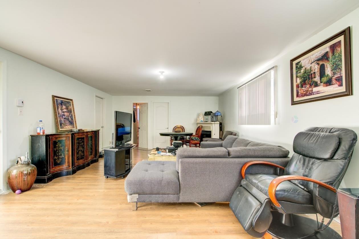 









3925


Rue Duvernay

,
Longueuil (Saint-Hubert),




QC
J3Y4H5

