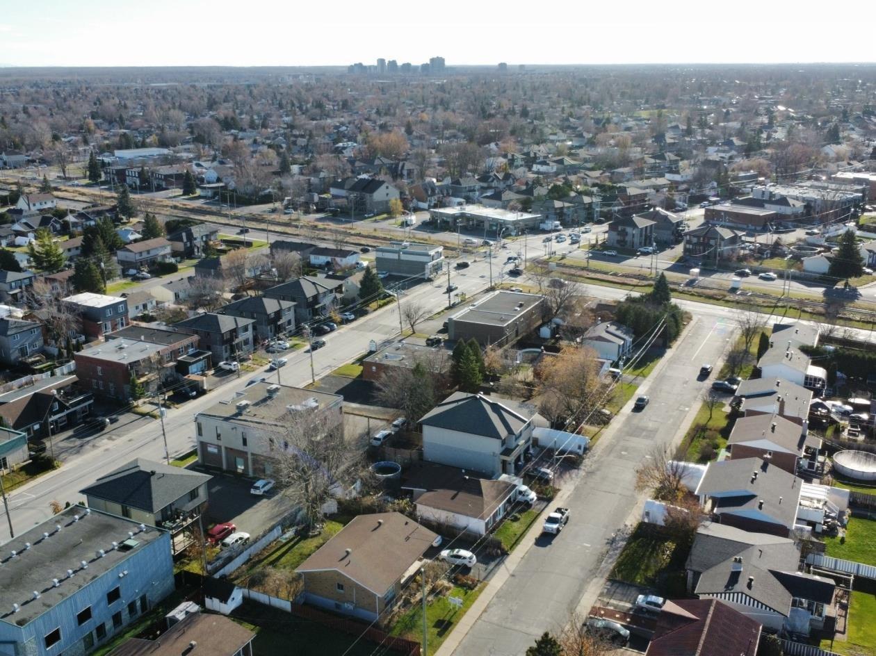 









3925


Rue Duvernay

,
Longueuil (Saint-Hubert),




QC
J3Y4H5

