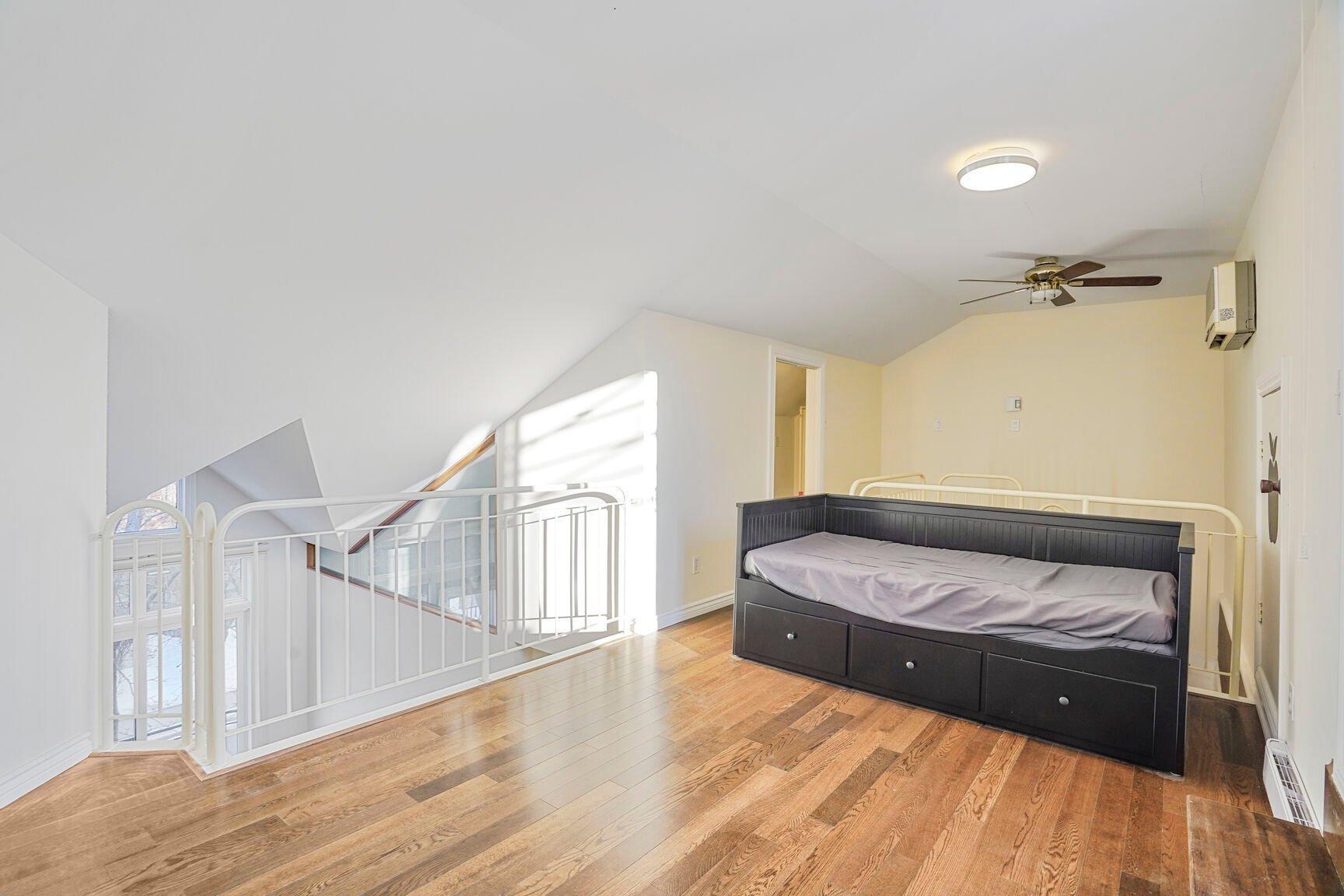 









16


Place du Soleil

, 302,
Montréal (Verdun/Île-des-Soeurs),




QC
H3E1R2

