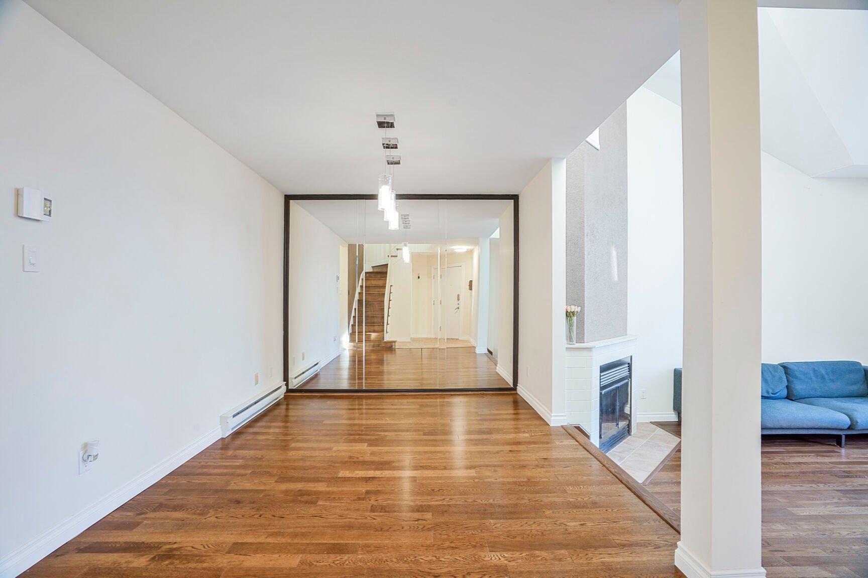 









16


Place du Soleil

, 302,
Montréal (Verdun/Île-des-Soeurs),




QC
H3E1R2

