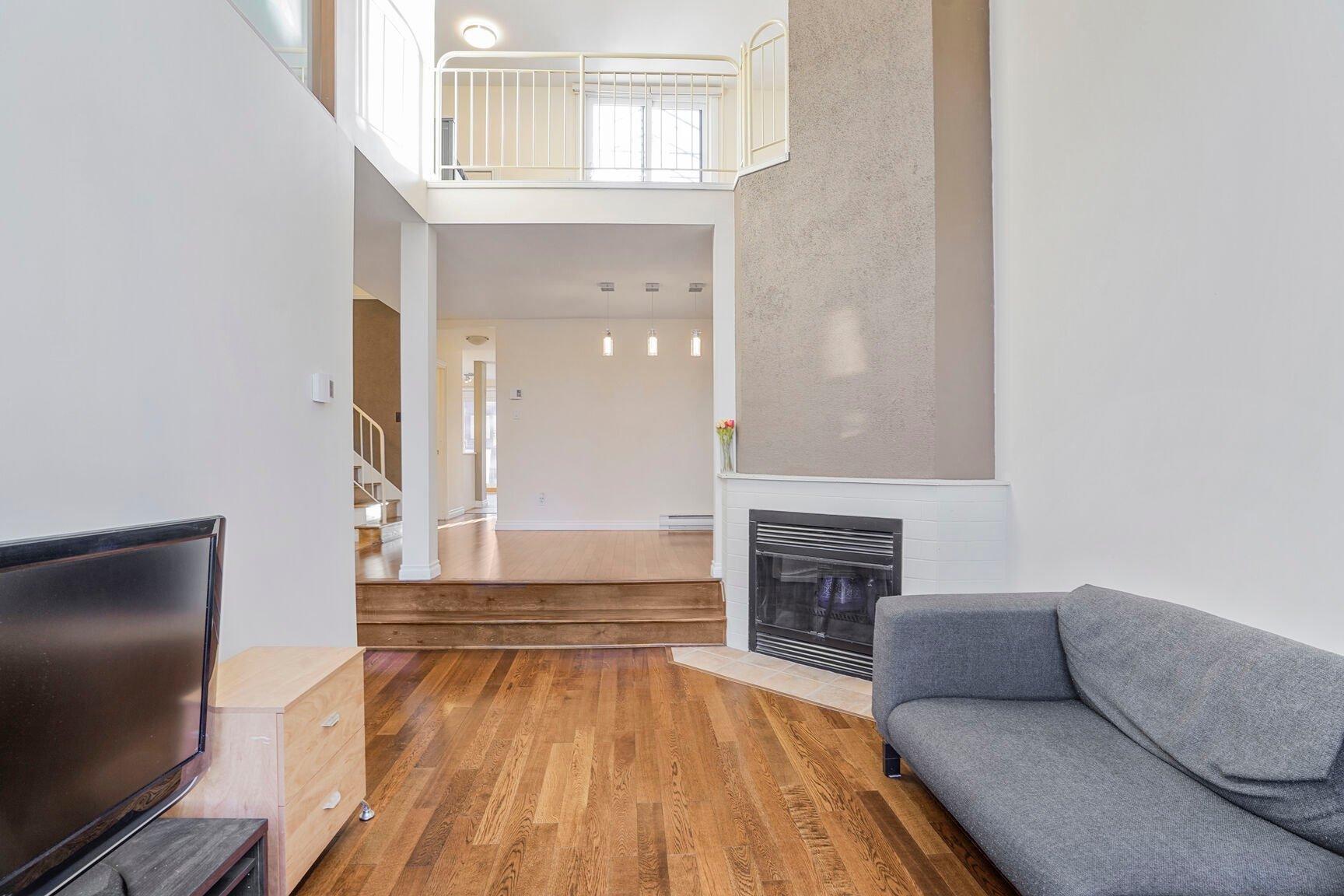 









16


Place du Soleil

, 302,
Montréal (Verdun/Île-des-Soeurs),




QC
H3E1R2

