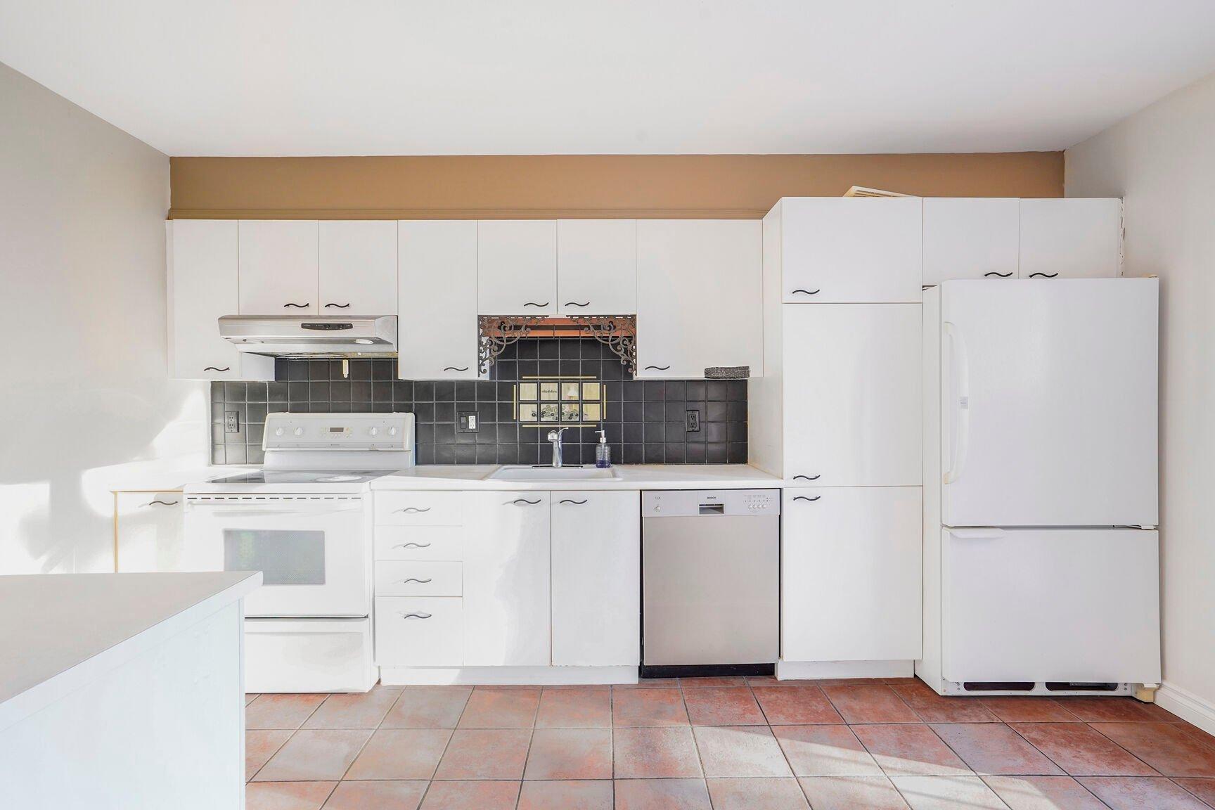 









16


Place du Soleil

, 302,
Montréal (Verdun/Île-des-Soeurs),




QC
H3E1R2

