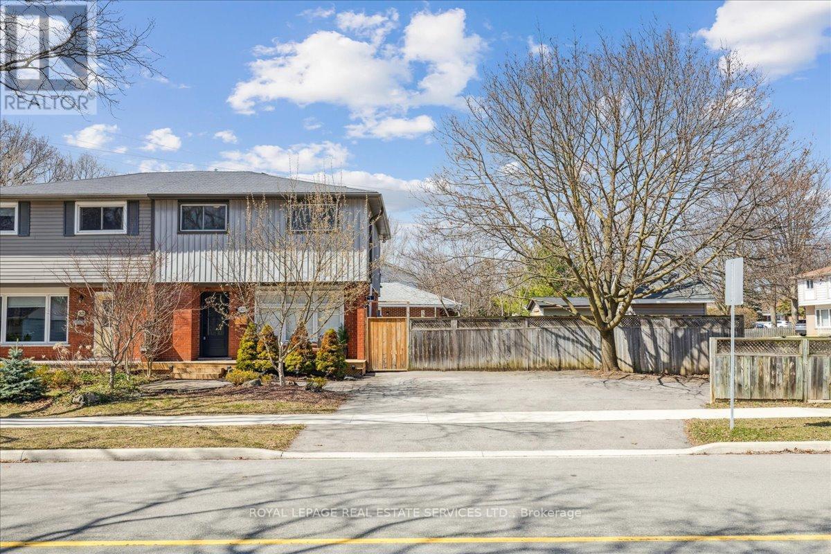 












2423 MOUNT FOREST DRIVE

,
Burlington,




Ontario
L7P1J6

