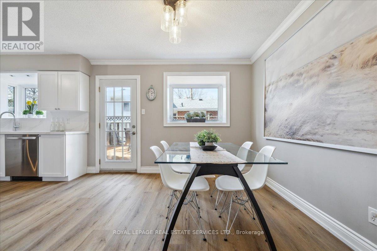 












2423 MOUNT FOREST DRIVE

,
Burlington,




Ontario
L7P1J6

