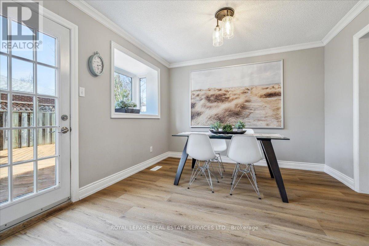 












2423 MOUNT FOREST DRIVE

,
Burlington,




Ontario
L7P1J6

