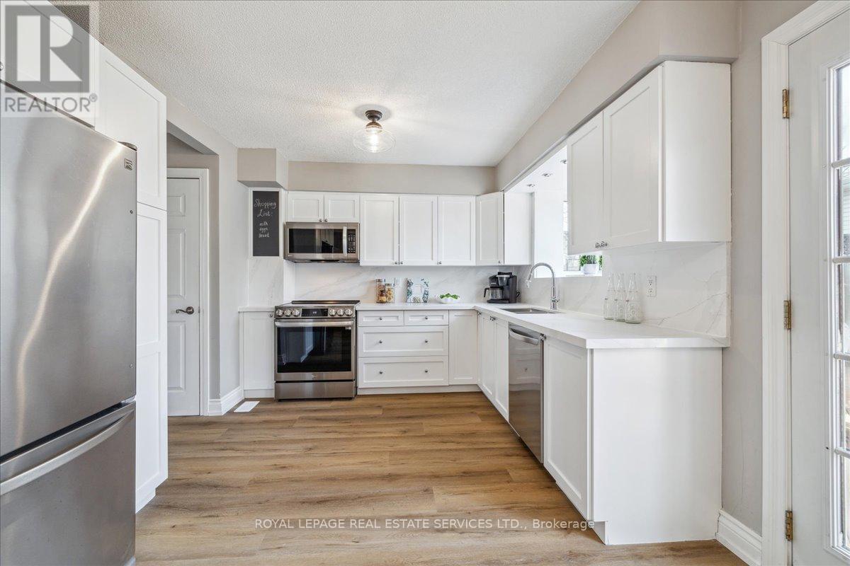 












2423 MOUNT FOREST DRIVE

,
Burlington,




Ontario
L7P1J6

