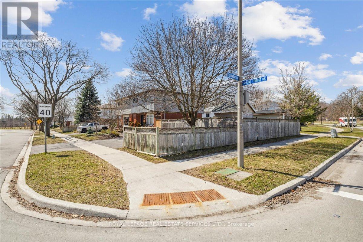 












2423 MOUNT FOREST DRIVE

,
Burlington,




Ontario
L7P1J6

